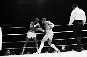 WBC and IBF, welterweight title fight between Lloyd Honeyghan and Johnny Bumphus