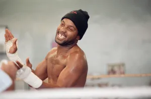 01160 Prints: WBC super-middleweight champion Nigel Benn training ahead of his fight with Italian Mauro