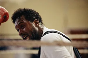 01160 Prints: WBC super-middleweight champion Nigel Benn training ahead of his fight with Italian Mauro