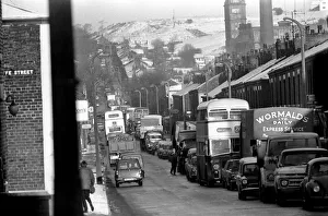 Weather: Traffic chaos, around Oldham, as snow, and Ice hit the North