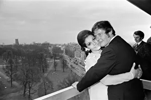 00945 Prints: The wedding reception of Roger Moore and Luisa Mattioli at the Royal Garden Hotel