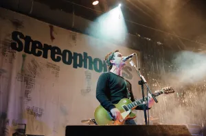 00954 Prints: Welsh rock band Stereophonics performing at Cardiff Castle. 12th June 1998
