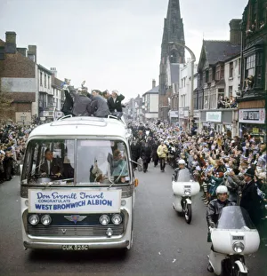 West Brom Prints: The West Bromwich Albion team are welcomed home by thousands of jubilant fans who lined