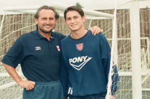 01515 Prints: West Ham assistant manager Frank Lampard with his footballer son, also Frank Lampard