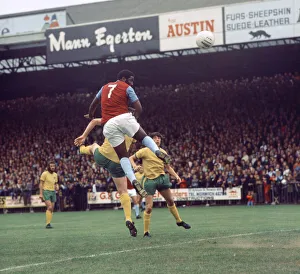00873 Prints: West Ham United footballer Clyde Best in action during a league match against Norwich