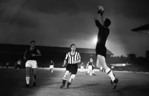 West Ham v. Sheffield United. Noel Cantwell of West Ham