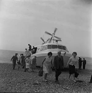 Westland Hovercraft SRN2 commences passenger service from Ryde I. O. W