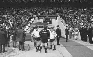 00351 Prints: Widnes (left) and Hull (right) players are presented to the Royal Box following their 14