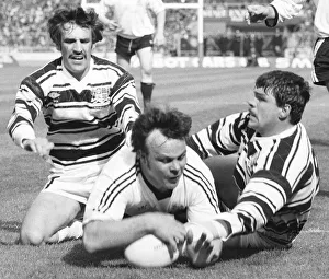 Widnes score a try in the Rugby League Cup Final against Hull at Wembley