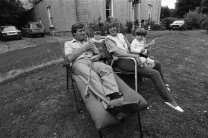 01009 Prints: William Roache (Coronation Streets Ken Barlow) with his wife Sarah