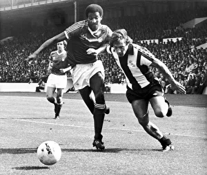 00432 Prints: Willie Johnston of West Bromwich Albion with Viv anderson of Forest, September 1978