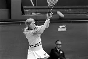 00069 Prints: Wimbledon 1980 7th day. Wade vs Jaeger on the Centre court today. June 1980 80-3384-001