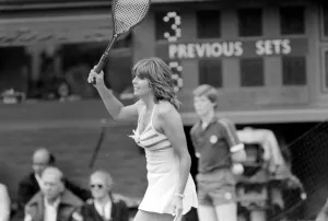 Wimbledon 80, 5th day. Mrs P C Dent v Sue Barker. June 1980 80-3345-010