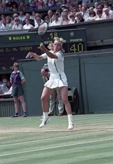 Images Dated 30th June 1988: Wimbledon. Semi Final Navratilova v. Evert. June 1988 88-3518-078
