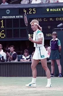 Images Dated 30th June 1988: Wimbledon. Semi Final Navratilova v. Evert. June 1988 88-3518-053
