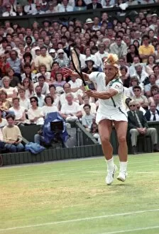Images Dated 30th June 1988: Wimbledon. Semi Final Navratilova v. Evert. June 1988 88-3518-032