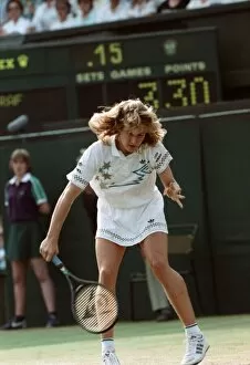 Images Dated 30th June 1988: Wimbledon Semi Final. Steffi Graf v. Pam Sheiver. June 1988 88-3518-025