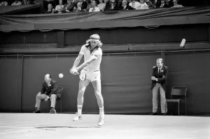 Wimbledon Tennis 1st Day: Bjorn Borg in powerful action. June 1981 81-3536-003
