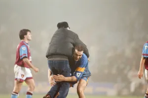 01352 Prints: Wimbledon verses Aston Villa. FA Cup 4th Round replay at Selhurst Park