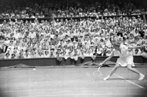 00122 Prints: Wimbledon Womens Singles Miss L Brough Vs Miss Du Pont 3 / 7 / 1949