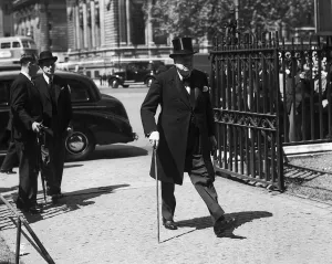 Top Hats Prints: Winston Churchill arriving at Westminster Abbey for the memorial service for Sir Stafford