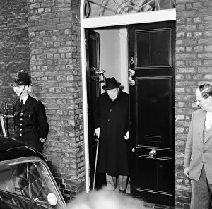 Winston Churchill pictured leaving his home for Chartwell House. 6th September 1961