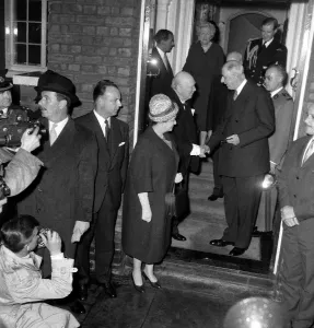 00165 Prints: Winston Churchill- September 1959 saying goodbye to President DeGaulle at his Hyde Park