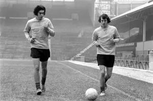 00365 Prints: Wolverhampton Wanderers New Boys Geoff Palmer and Barry Powell at Molineux in training