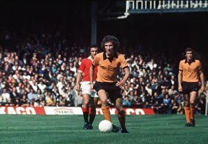 Images Dated 16th August 1975: Wolverhampton Wanderers Wolves v Manchester United Aug 1975
