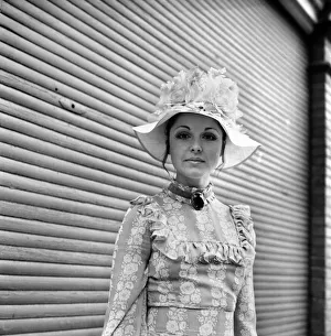 00044 Prints: Woman wearing a hat on the first day of Royal Ascot June 1970 70-05824-008