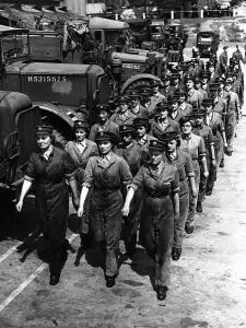 Women of the ATS who repaired army vehicles at a REME workshop during WW2