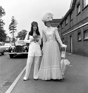 00044 Prints: Women dressed up on the first day of Royal Ascot June 1970 70-05824-003