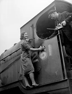 Women Engine Cleaners during WW2 - 1941 Women doing mens jobs during the war