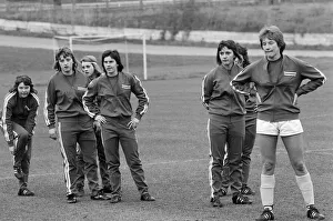 01133 Prints: Womens International Football, England team train for England v France match
