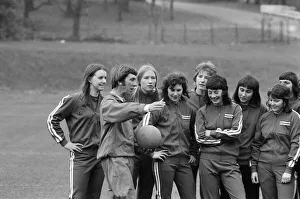 01133 Prints: Womens International Football, England team train for England v France match
