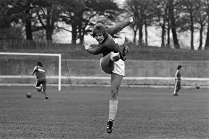 01133 Prints: Womens International Football, England team train for England v France match
