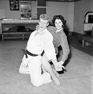 Womens Self Defence: Judo expert Joe Robinson shows Valerie Dave some self defence
