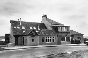 Images Dated 29th September 1987: The Wooden Doll, public house, North Shields, 29th September 1987