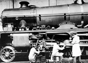 00495 Prints: Workers chromium plating parts of the Silver Jubilee engine at Crewe LMS Works