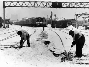Tracks Prints: Workmen use gas heaters to free the points at Cardiff Station