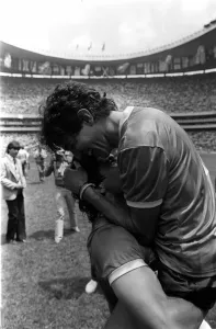World Cup 1986 England 1 Argentina 2 Quarter final Argentine players embrace
