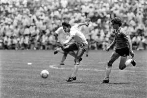 World Cup 1986 Quarter final England 1 Argentina 2 Gary Lineker fires a shot