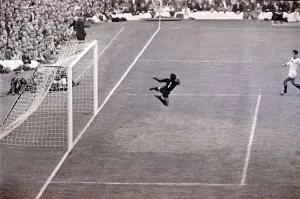 Scoring Prints: World Cup North Korea versus Portugal 24th July 1966 Owens