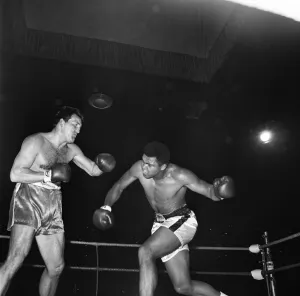 00398 Prints: World Heavyweight Championship fight between Muhammad Ali and Brian London at Earls Court