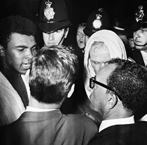 00979 Prints: World heavyweight title fight between American champion Cassius Clay