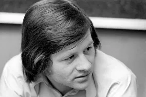 00329 Prints: World snooker champion Alex Hurricane'Higgins pictured in his manager