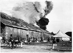 00166 Prints: World War One - British troops in retreat in France March 1918 during German offensive