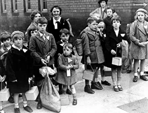 World War Two - Evacuation of children Tyneside children being evacuated in