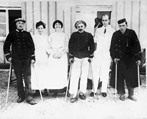Belgian Prints: World War I Belgian soldiers who shot General Von Beulow standing on crutches in hospital