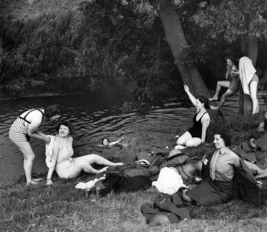 Paddling Prints: World War II Women: Members of the ATS seen here bathing and sun bathing by a river